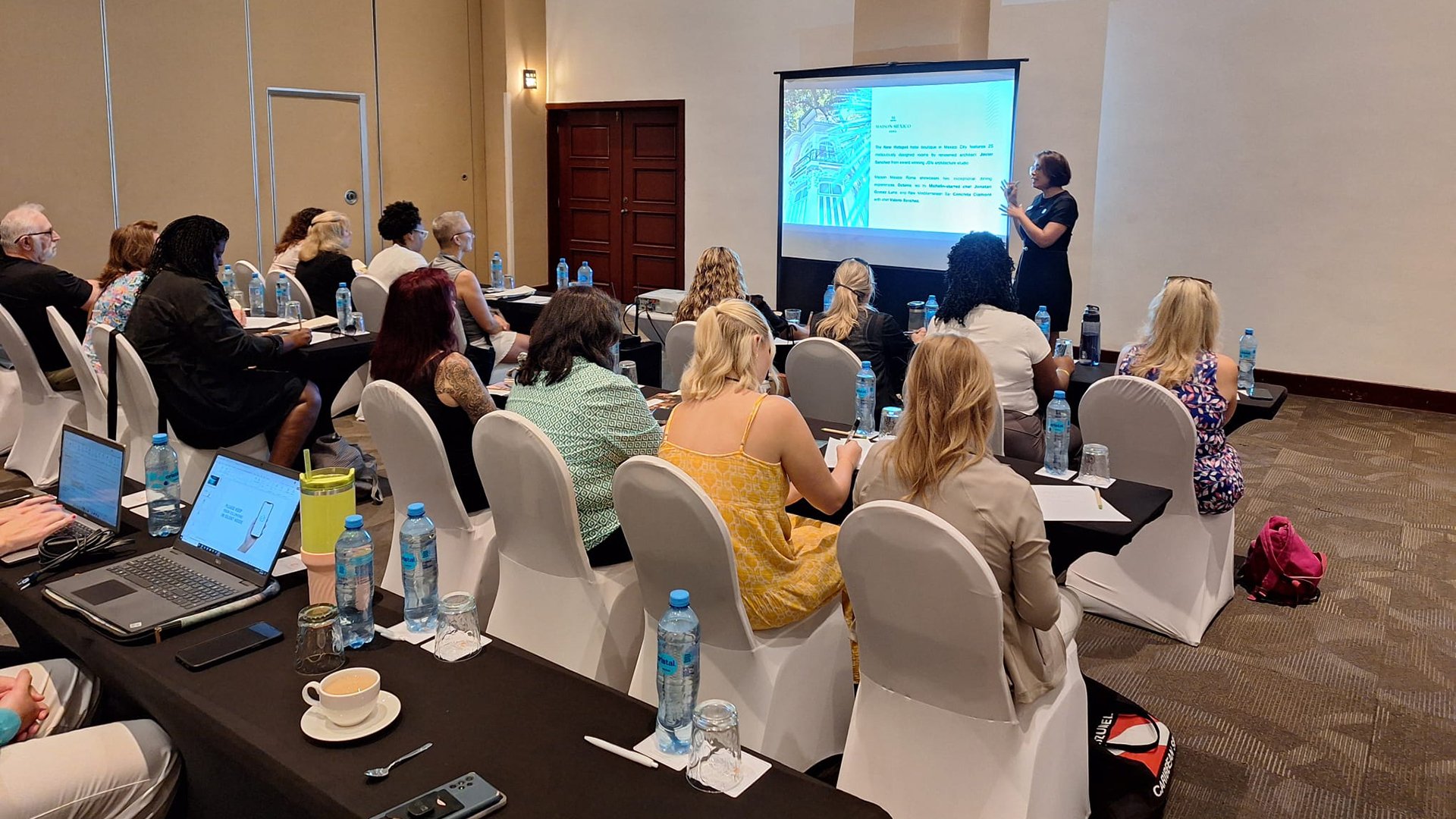 A photograph showing the Amazing Lomas Hospitality Experience